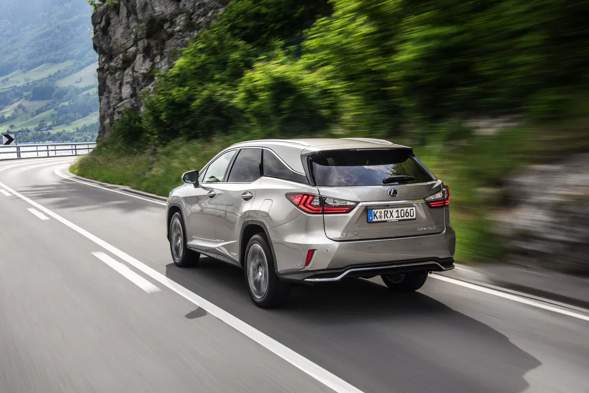 Lexus RX L, il SUV giapponese diventa a 7 posti [Video] (20)