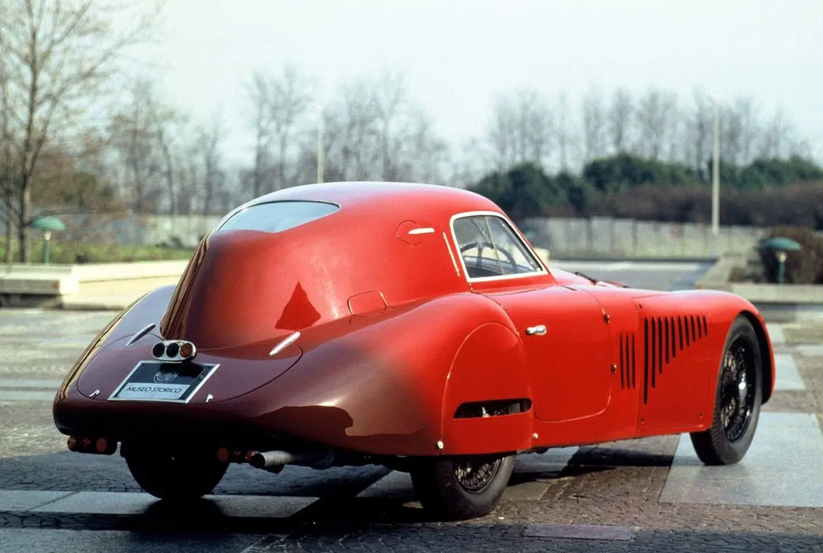 Nuova Alfa Romeo 8C, Ufficiale nel 2023? (7)