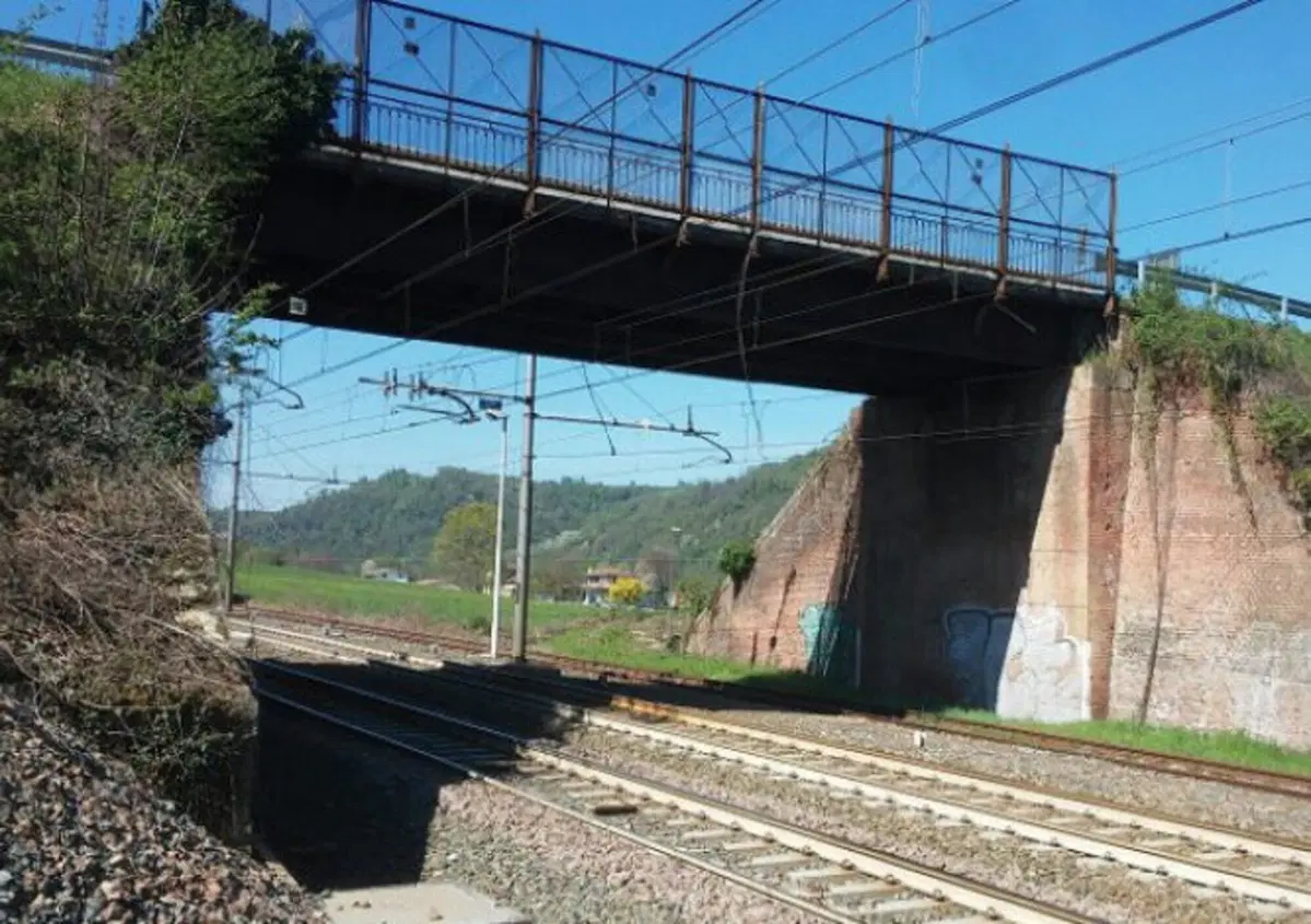Problema calcestruzzo, limitato il traffico sul cavalcaferrovia a San Michele Mondovì
