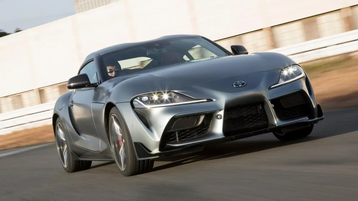 Toyota Supra 2019, sarebbe stato meglio con il 4 cilindri? 