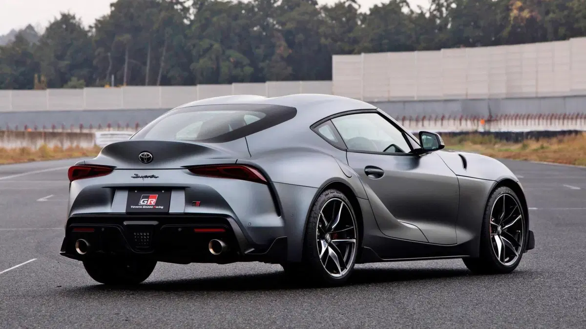 Toyota Supra 2019, sarebbe stato meglio con il 4 cilindri?  (2)