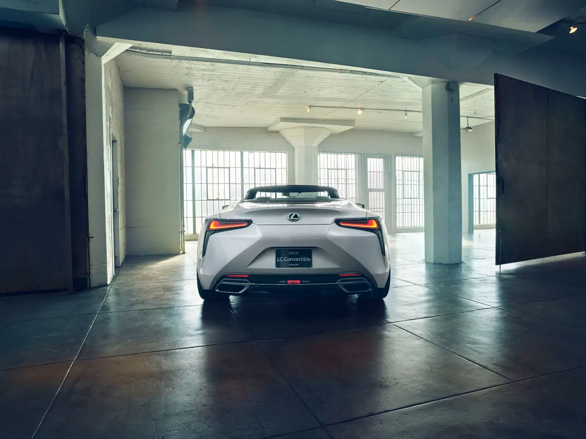 Lexus LC Convertible Concept al Salone di Detroit 2019 (3)