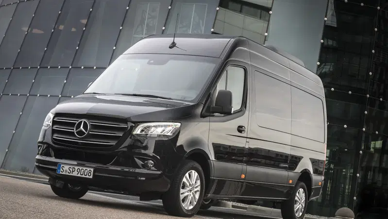 Mercedes Sprinter, con MBUX l'ufficio si sposta con voi [Video]