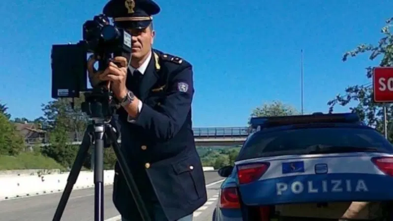Como, a 200 km/h in autostrada: multa da 800 euro per tre svizzeri