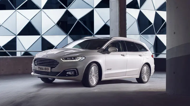 Ford Mondeo restyling 2019, arriva l'ibrido