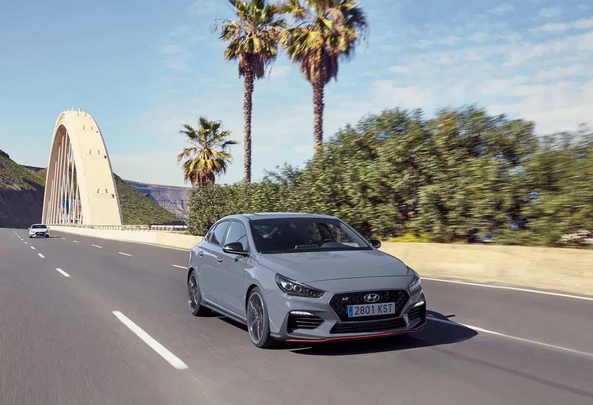 Hyundai i30 Fastback N, grinta da vedere e quanto divertimento (2)
