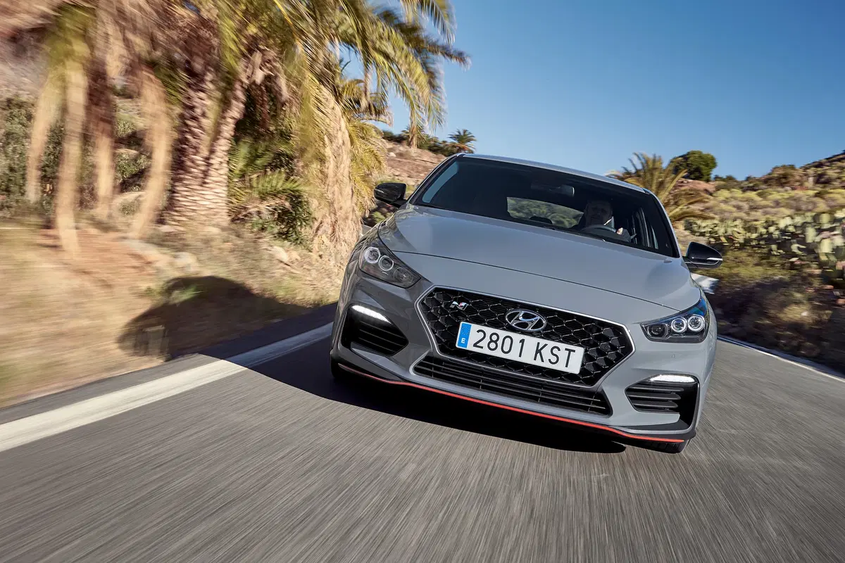 Hyundai i30 Fastback N, grinta da vedere e quanto divertimento (4)