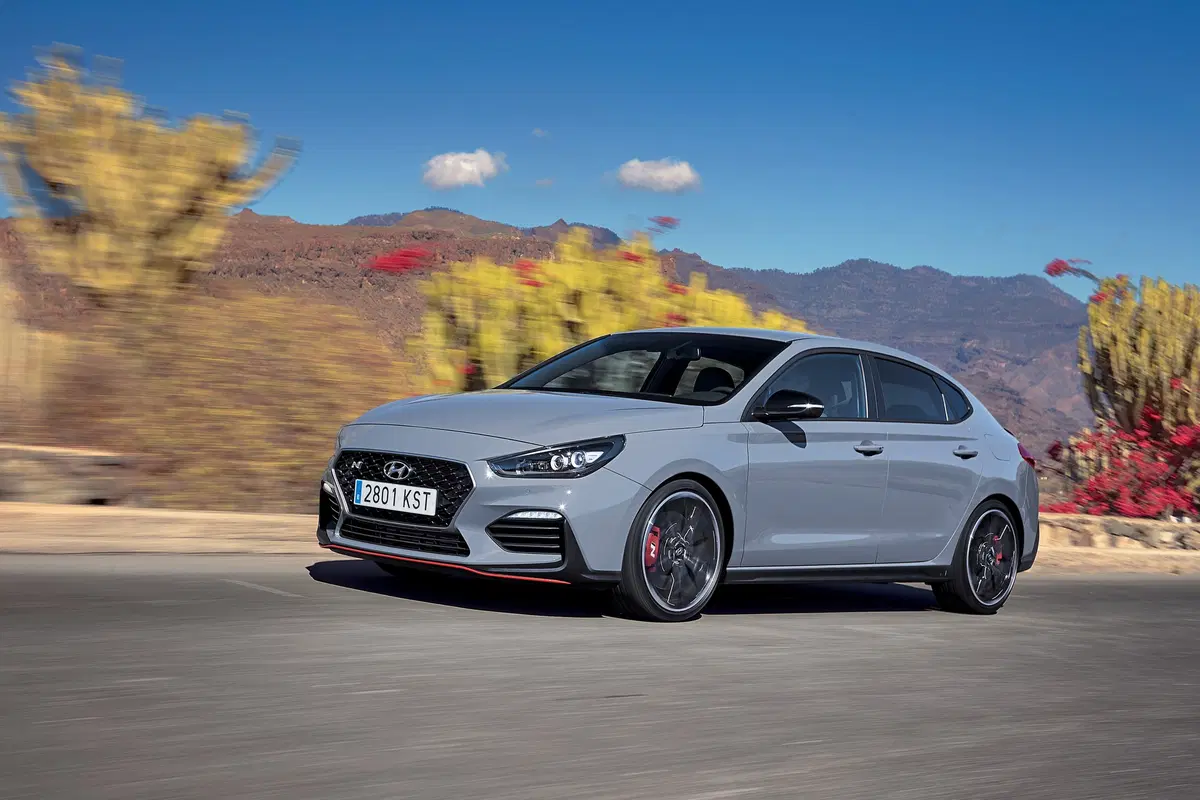 Hyundai i30 Fastback N, grinta da vedere e quanto divertimento (5)