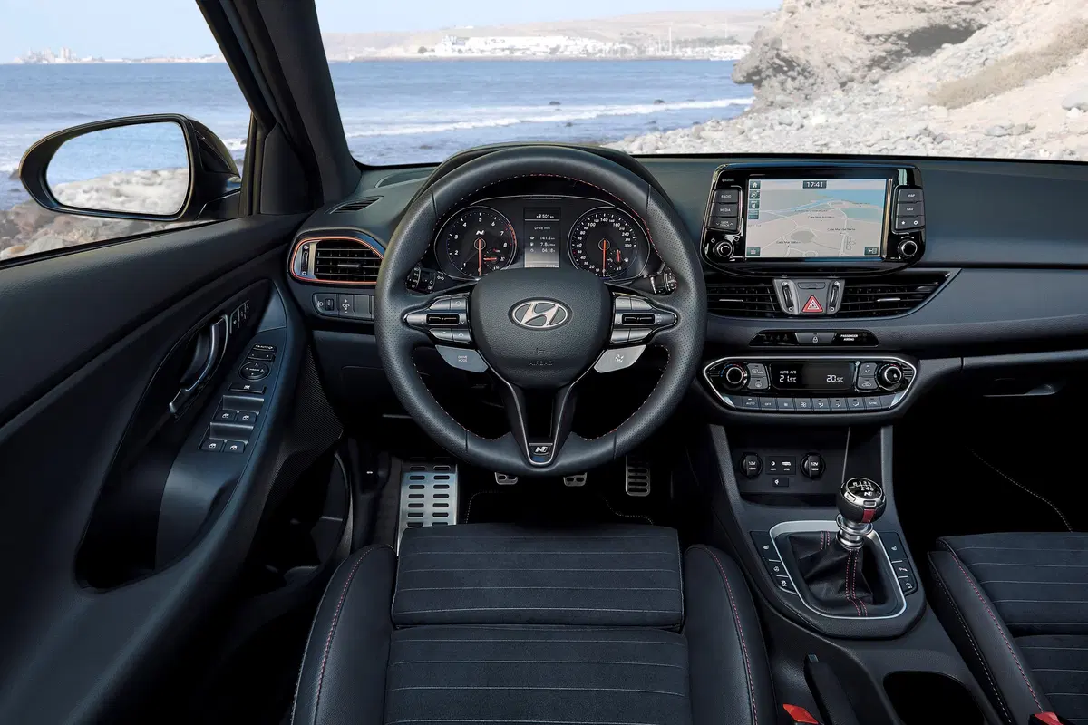 Hyundai i30 Fastback N, grinta da vedere e quanto divertimento (13)