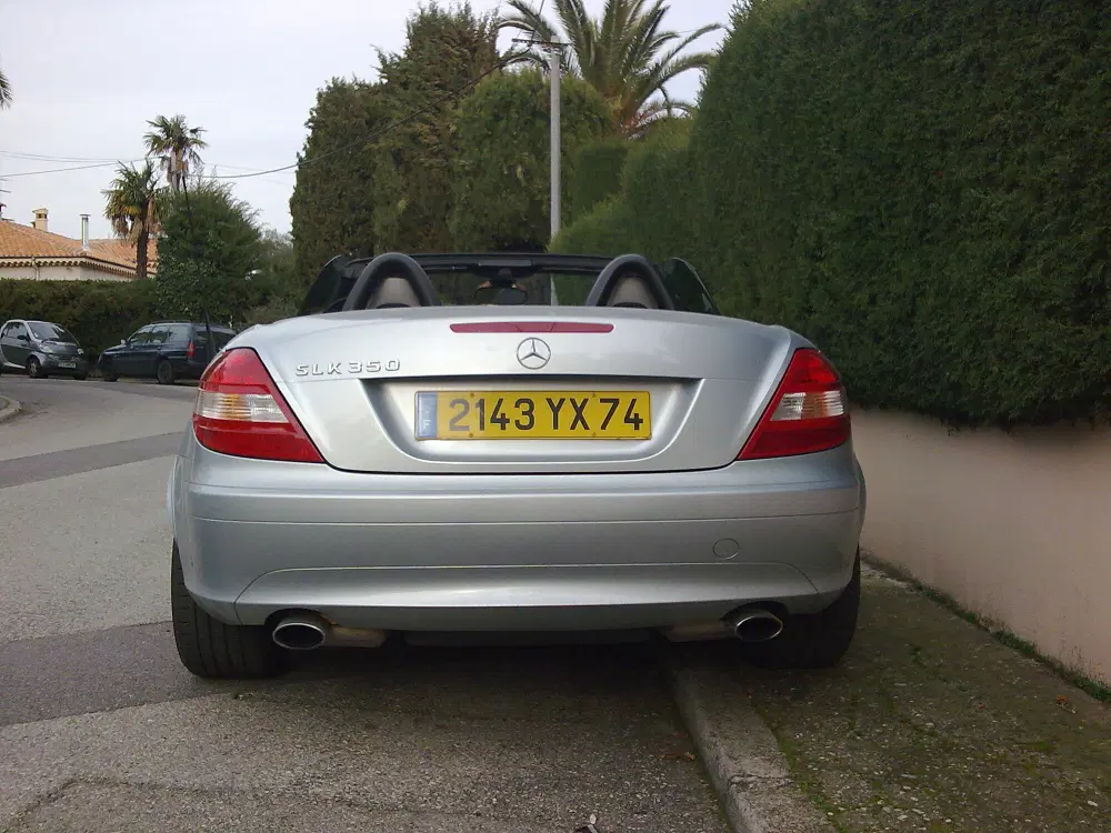 Una bella roadster usata per andare con l'aria addosso sentendo tutti i 6 cilindri che frullano? Il Superbollo italiano si paga, quando i CV sono troppi (>251)