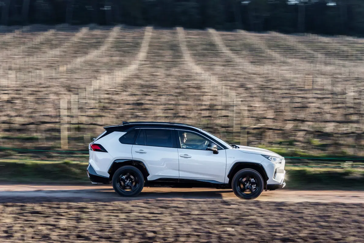 Toyota RAV4 2019, solo Hybrid, anche 4x4 AWD-i [Video] (2)