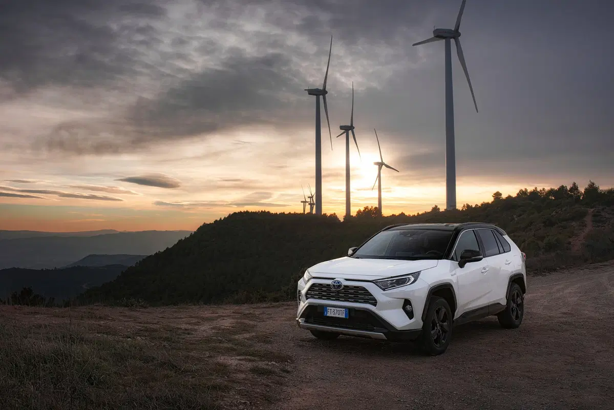 Toyota RAV4 2019, solo Hybrid, anche 4x4 AWD-i [Video] (4)