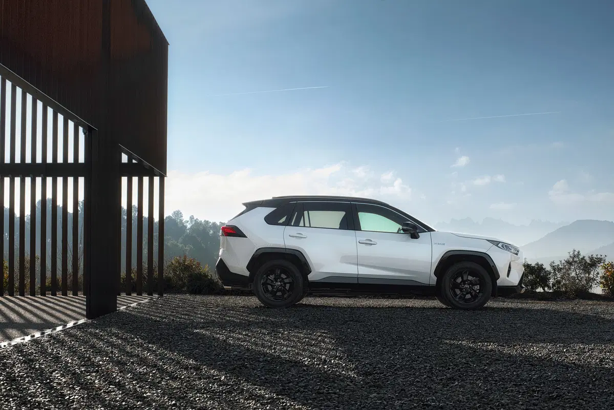 Toyota RAV4 2019, solo Hybrid, anche 4x4 AWD-i [Video] (10)