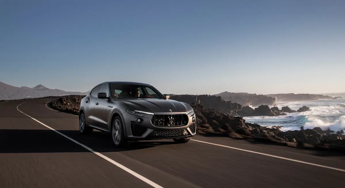 Maserati Levante, arriva l'edizione limitata Vulcano (2)