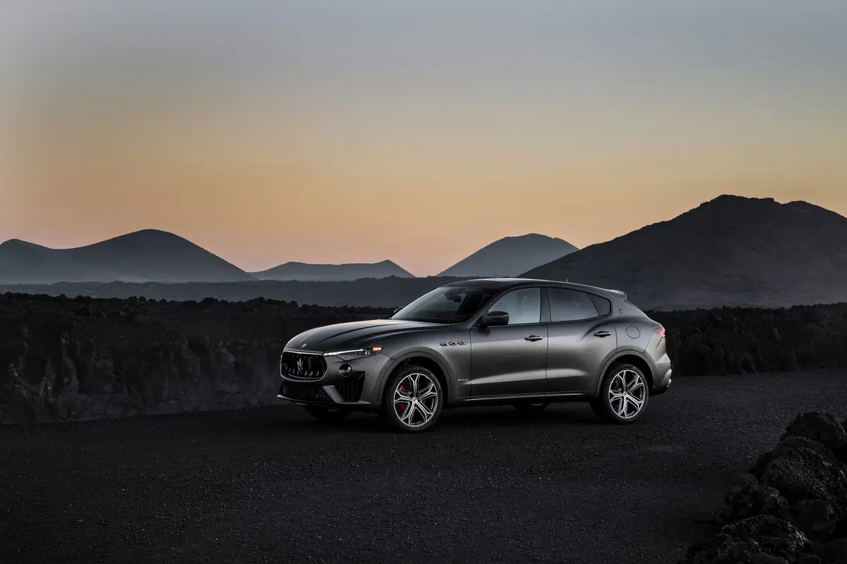 Maserati Levante, arriva l'edizione limitata Vulcano (5)
