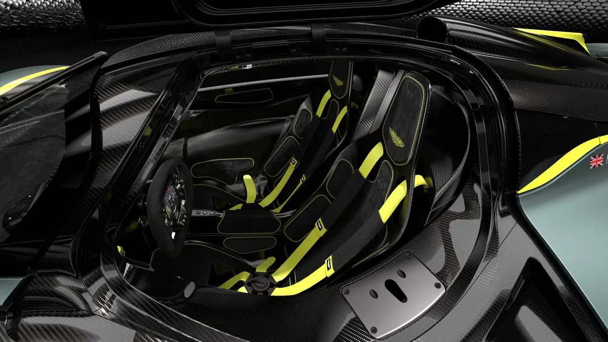 Aston Martin Valkyrie, più estrema con l’AMR Track Performance Pack (2)