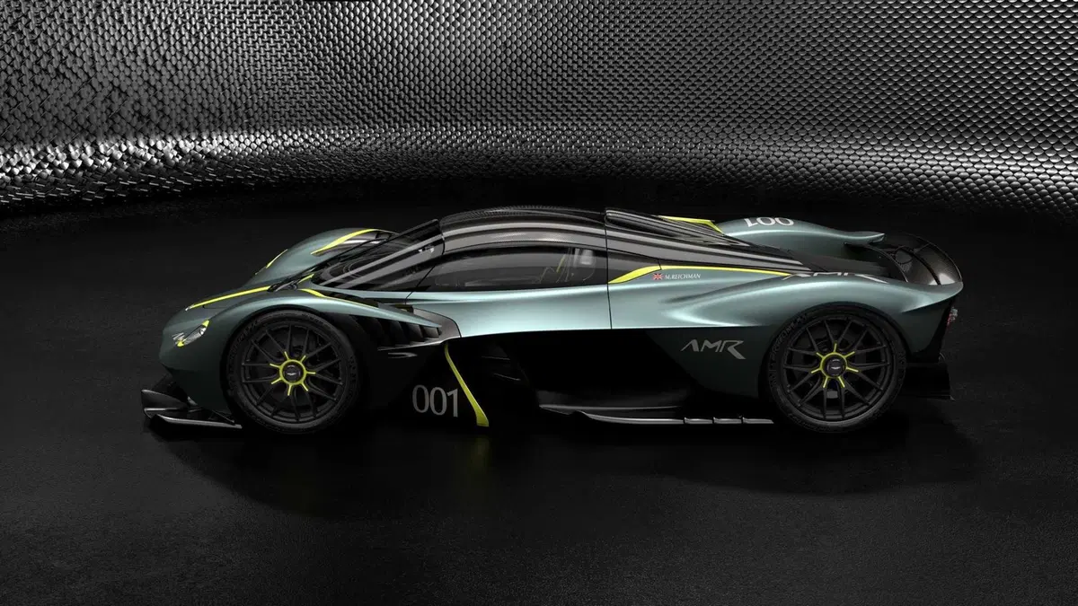 Aston Martin Valkyrie, più estrema con l’AMR Track Performance Pack (5)