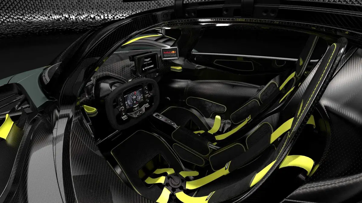 Aston Martin Valkyrie, più estrema con l’AMR Track Performance Pack (6)