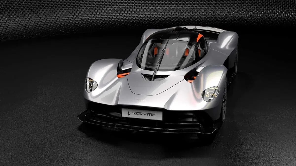 Aston Martin Valkyrie, più estrema con l’AMR Track Performance Pack (7)