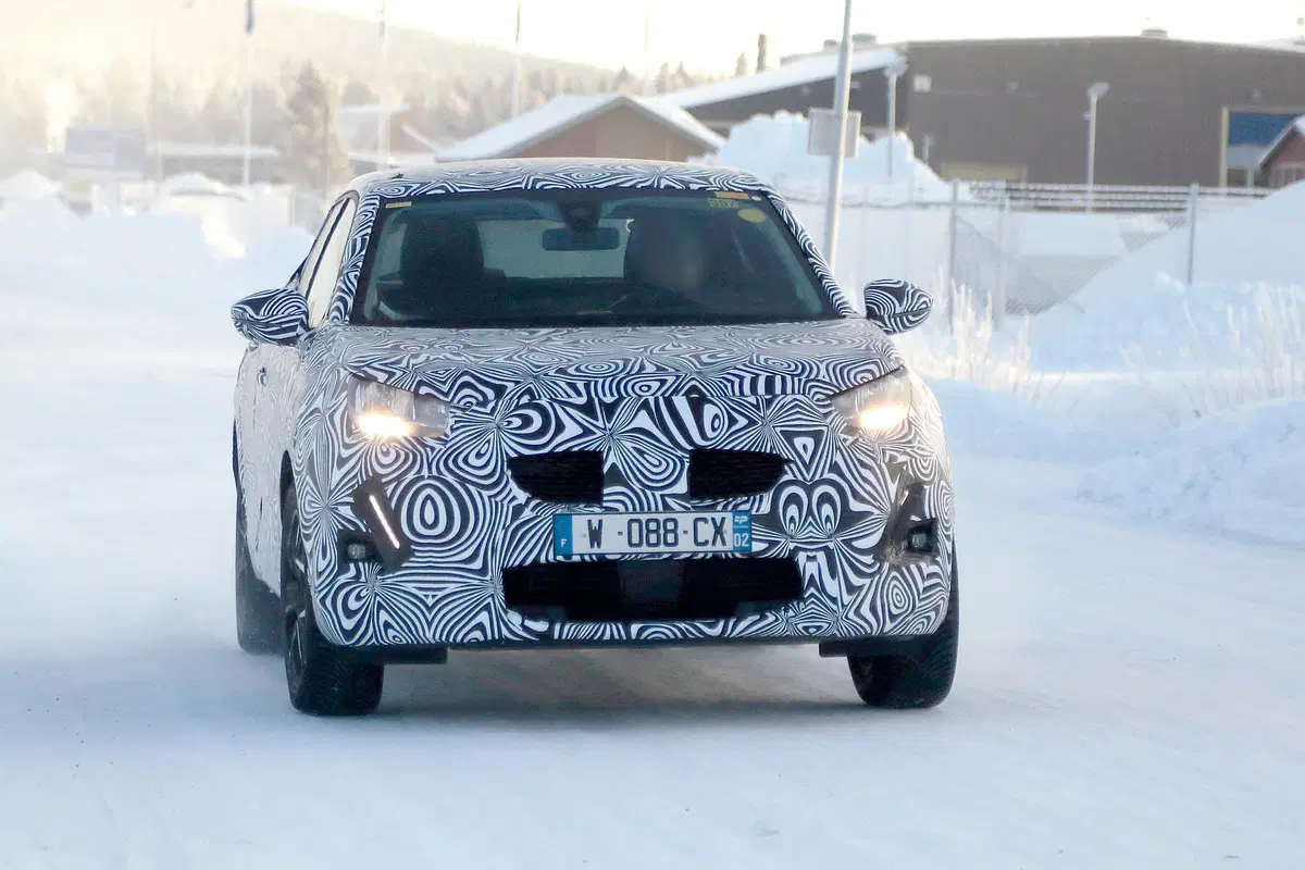 Nuova Peugeot 2008, le foto spia (5)