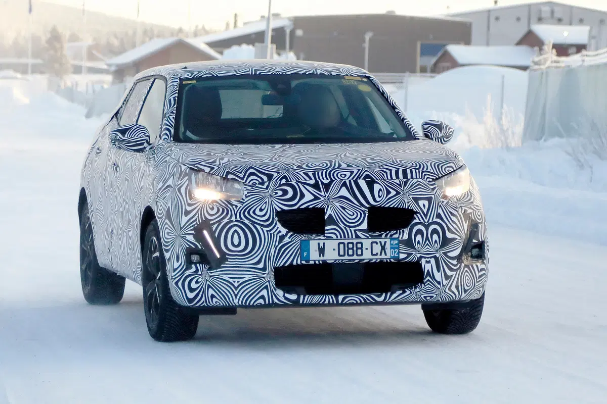 Nuova Peugeot 2008, le foto spia (7)