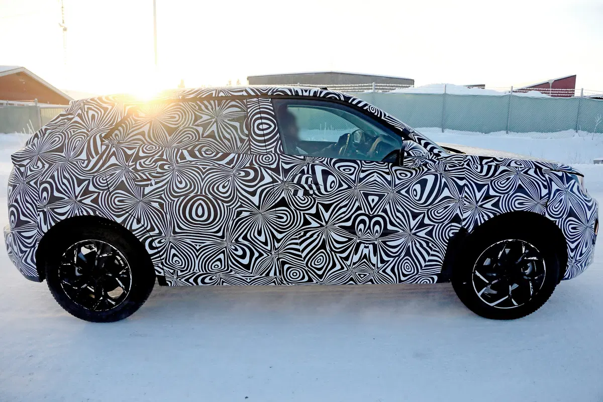 Nuova Peugeot 2008, le foto spia (8)