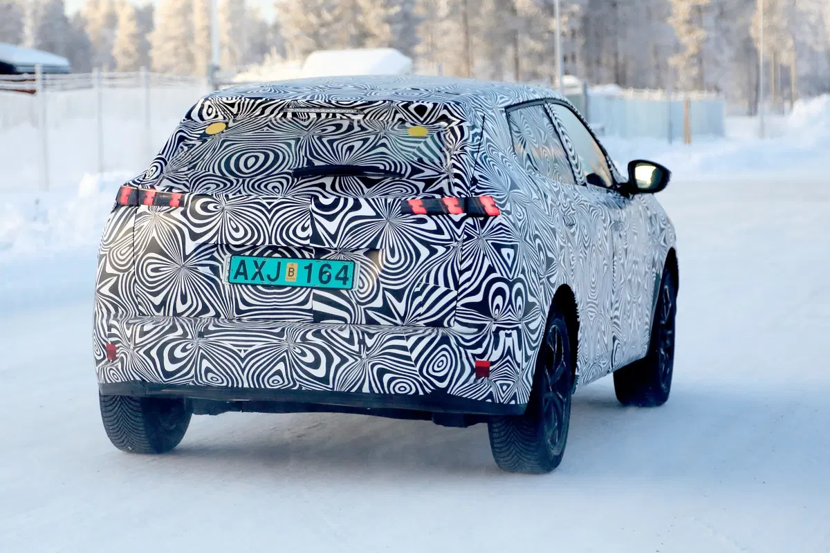 Nuova Peugeot 2008, le foto spia (9)