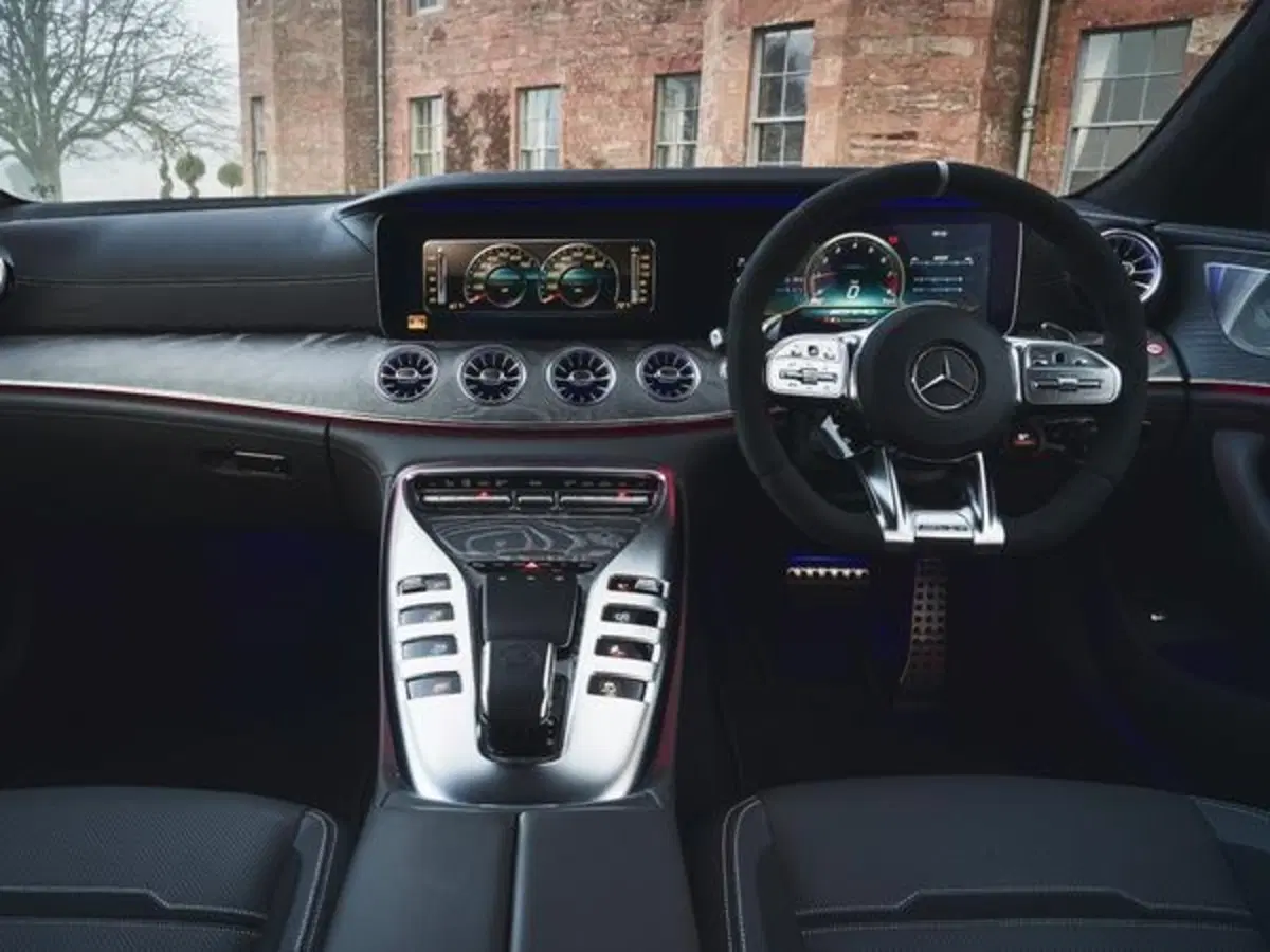 Mercedes AMG GT Coupé 4, Concorde a caccia di Panamera & Co (4)