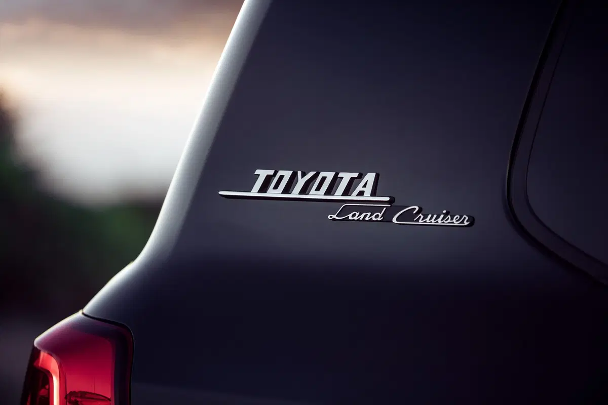 Toyota Land Cruiser Heritage Edition: fuoristrada V8 da 381 CV (5)