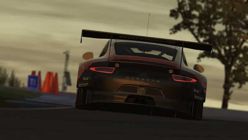 La Porsche 911 GT3 R non delude, rimane sempre una vettura per "veri manici" anche sul simulatore