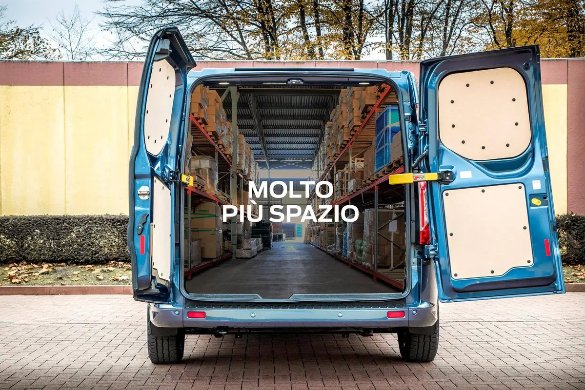 Veicoli commerciali Ford, 2019 ricco di novità con Raptor e Transit PHEV (7)