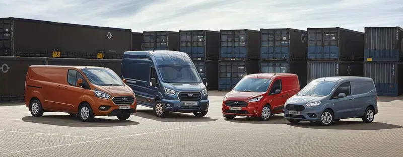 Veicoli commerciali Ford, 2019 ricco di novit&agrave; con Raptor e Transit PHEV
