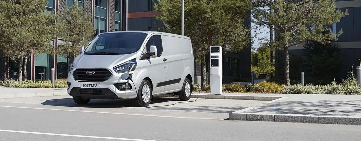 Veicoli commerciali Ford, 2019 ricco di novità con Raptor e Transit PHEV (8)