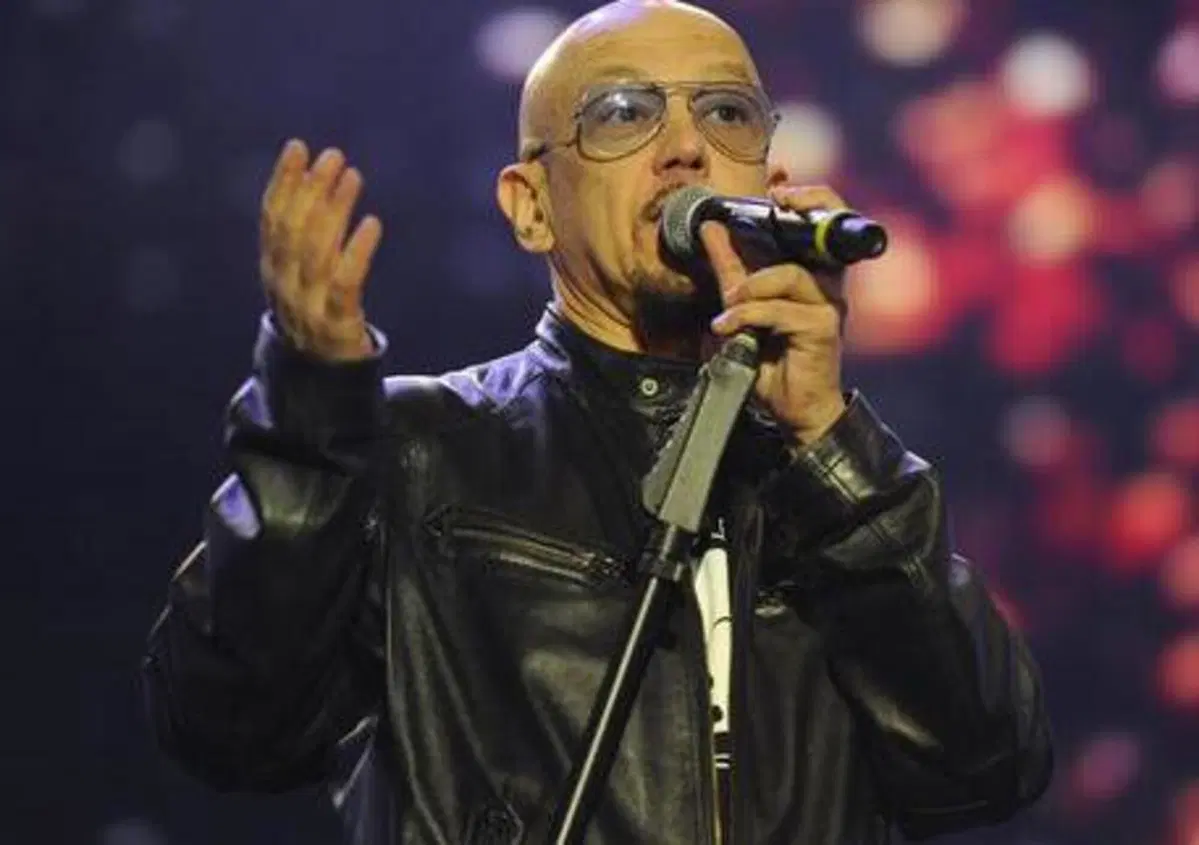 Incidente per Enrico Ruggeri sulla A10: «400 metri in testacoda»