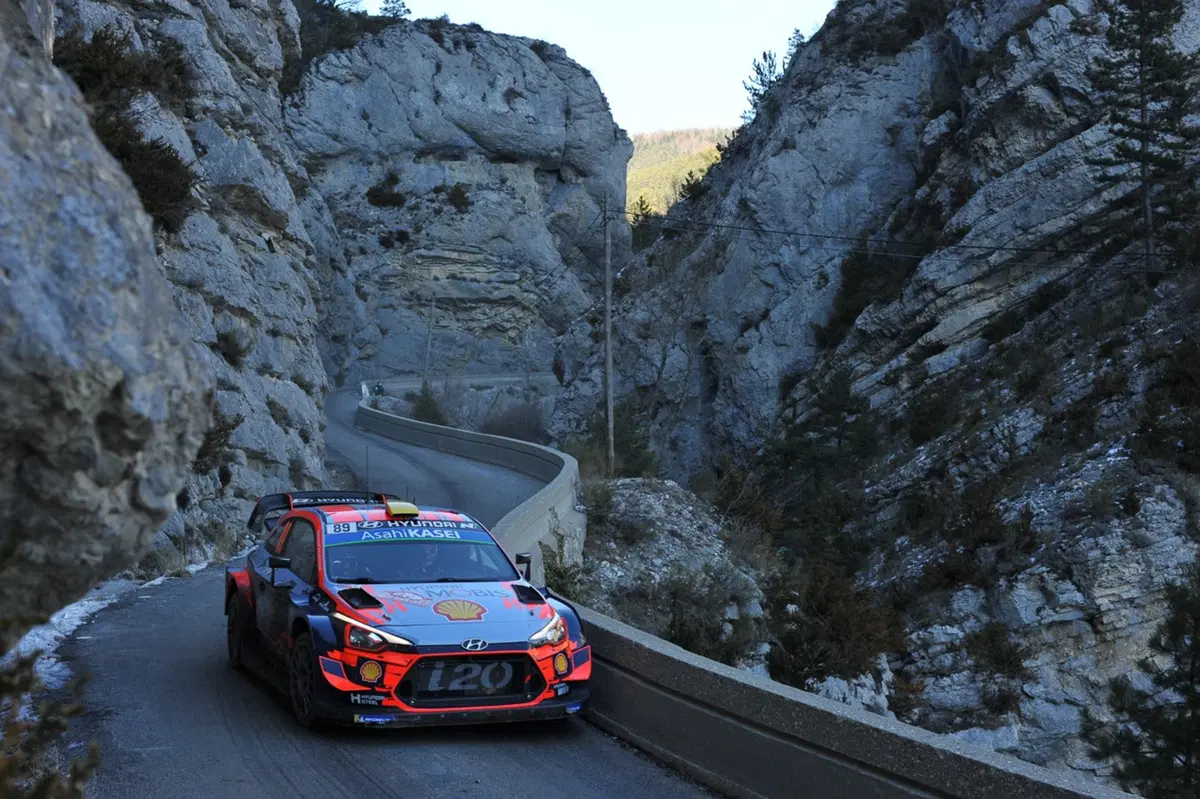 WRC19, Monte-Carlo. Roba da Chiodi, Ogier (Citroen) in Testa (15)