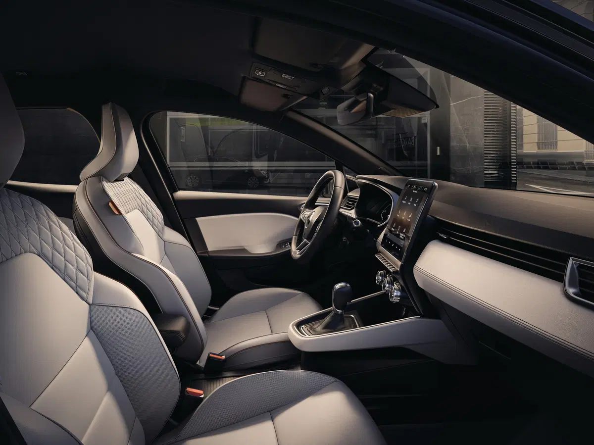 Nuova Renault Clio, svelati gli interni (3)