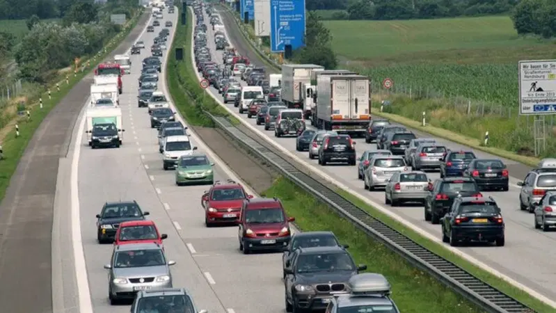 Germania, no all'introduzione del limite di 130 km/h in autostrada
