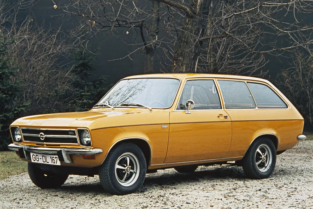 Opel Corsa, un'edizione speciale per i 120 anni del Marchio (9)