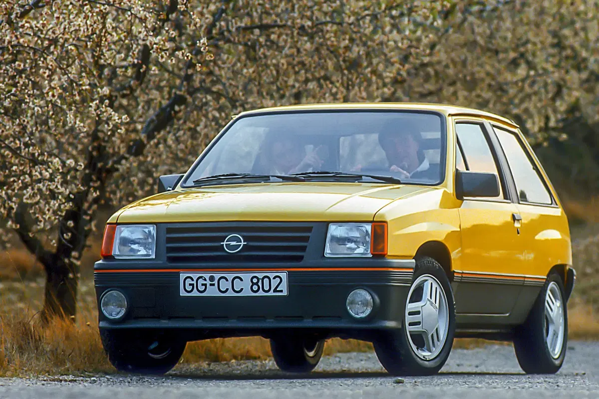Opel Corsa, un'edizione speciale per i 120 anni del Marchio (8)