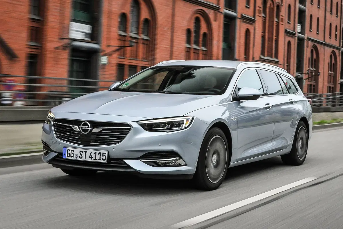 Opel Corsa, un'edizione speciale per i 120 anni del Marchio (17)