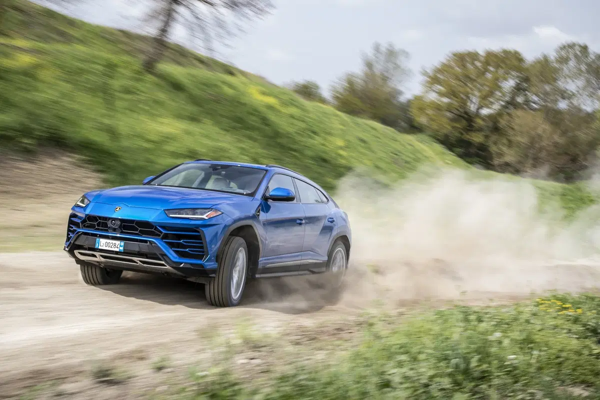 Lamborghini Urus, due nuovi pacchetti per il fuoristrada (7)