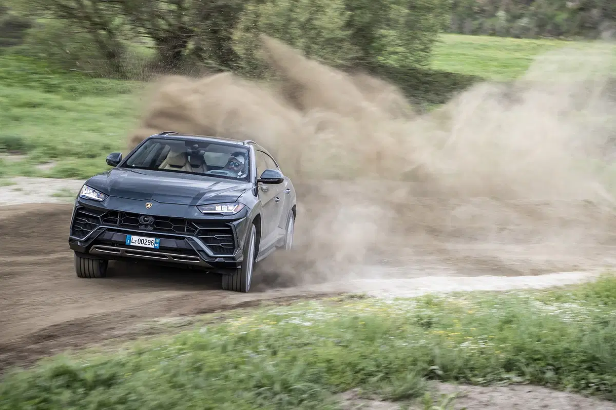 Lamborghini Urus, due nuovi pacchetti per il fuoristrada (8)