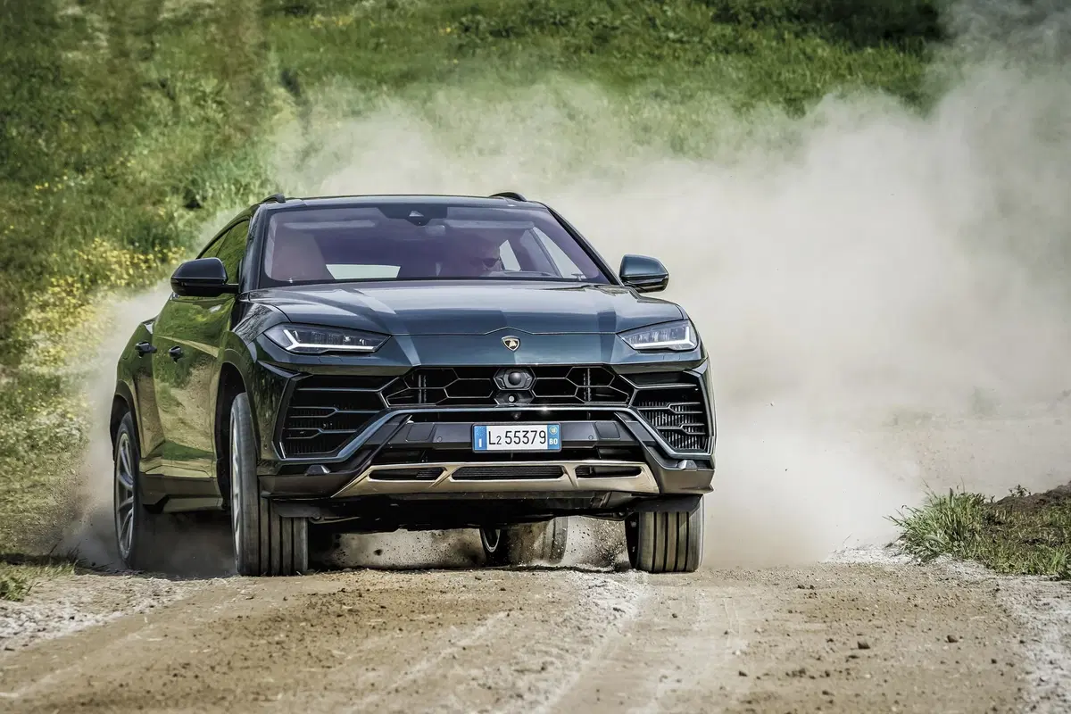 Lamborghini Urus, due nuovi pacchetti per il fuoristrada (6)