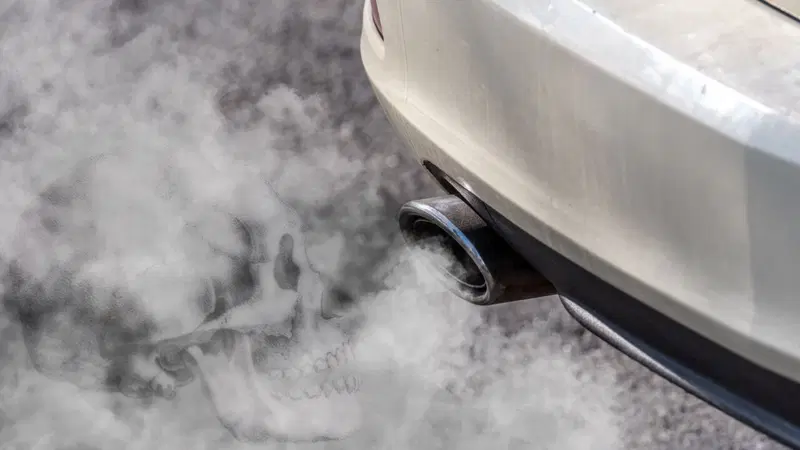 Emissioni e smog: cercare posteggio crea 132 tonnellate di CO2 l&rsquo;anno