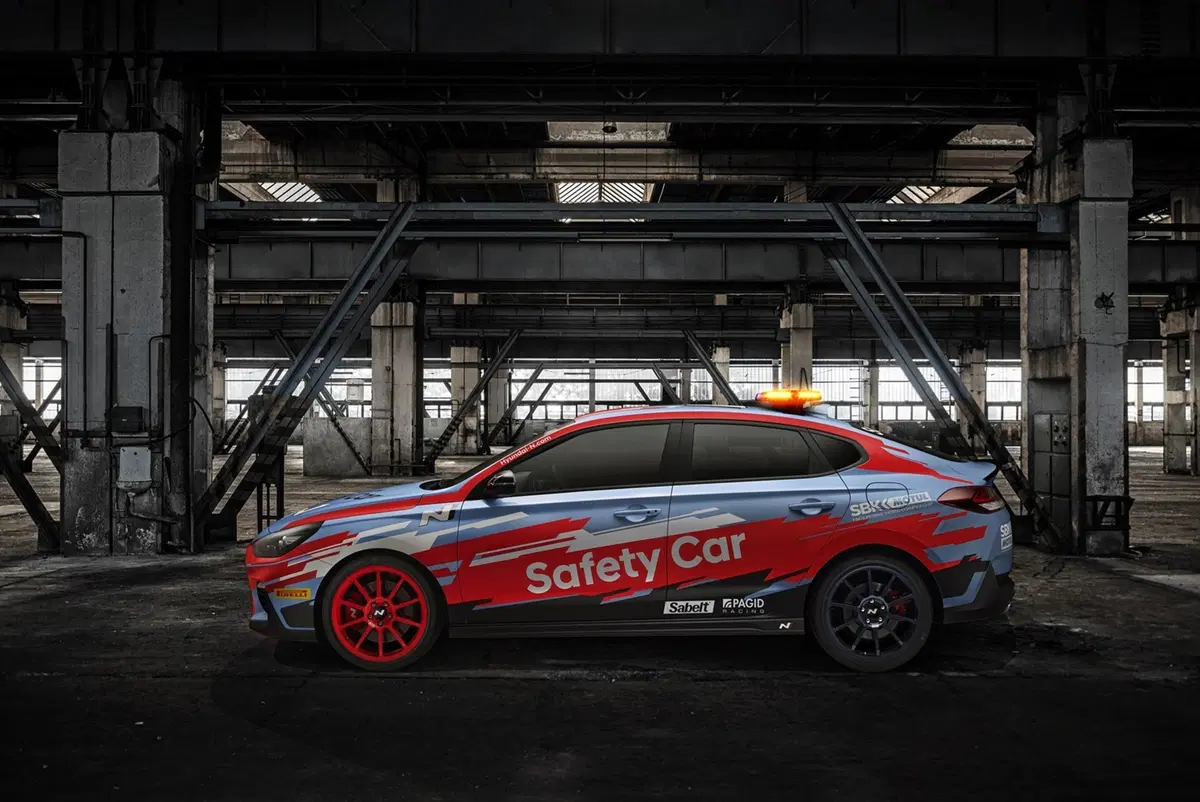 Hyundai i30 Fastback N: safety car per il Mondiale SBK 2019 (2)