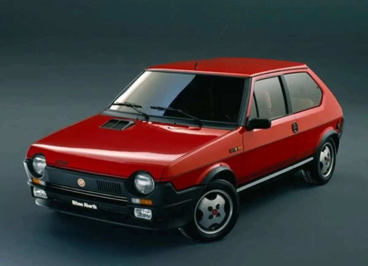70 anni di Abarth: 10 auto indimenticabili dello Scorpione (22)