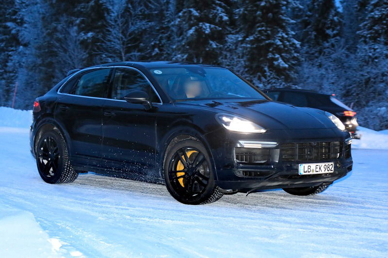 Porsche Cayenne Coup&eacute;, le foto spia