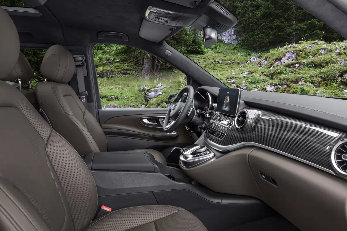 Mercedes Classe V 2019, Restyling, nuovi motori e che ambiente [Video] (4)