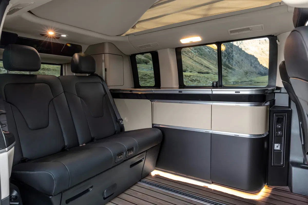 Mercedes Classe V 2019, Restyling, nuovi motori e che ambiente [Video] (16)