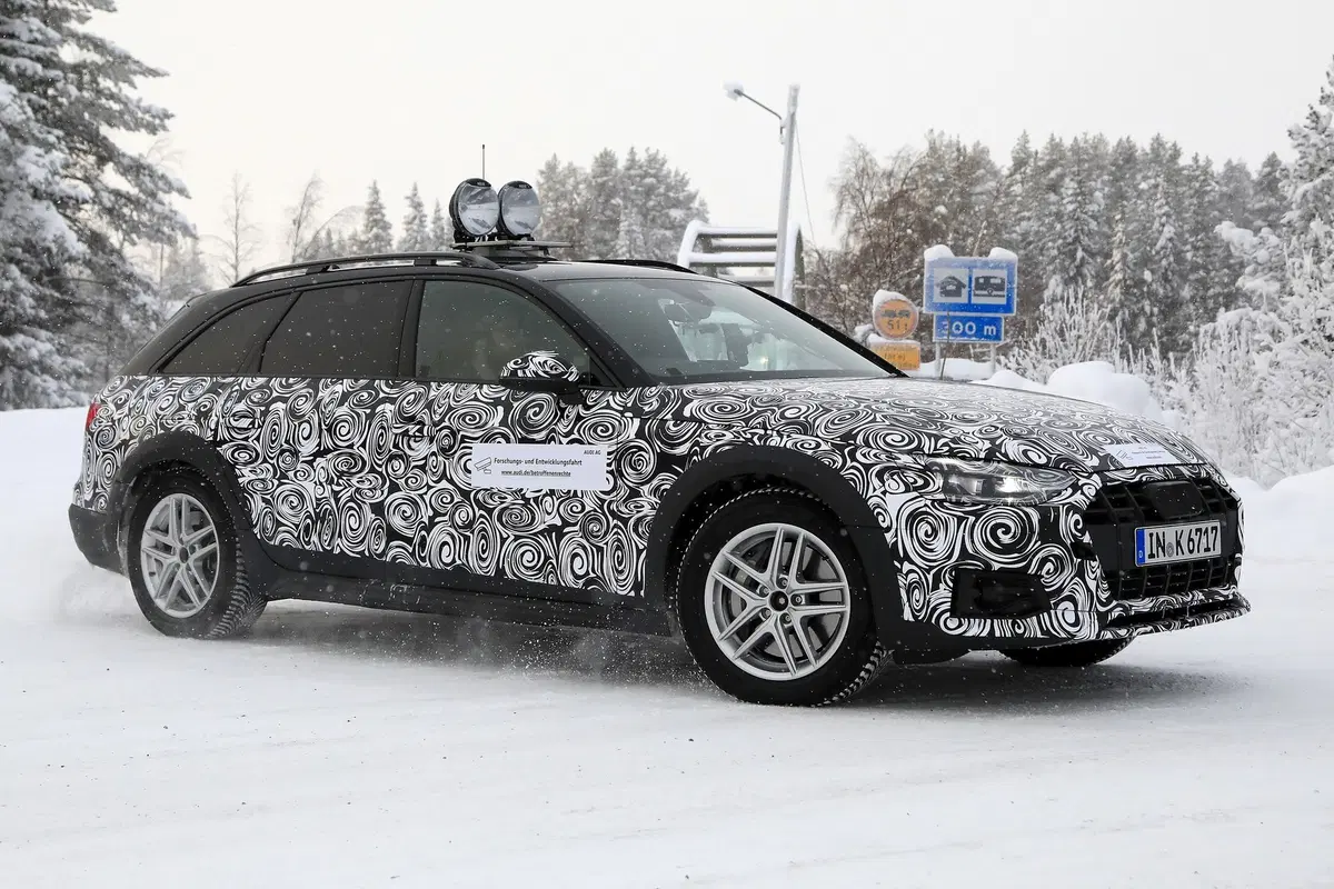 Audi A4 Allroad, restyling in arrivo. Anche per Sedan e Avant? (7)